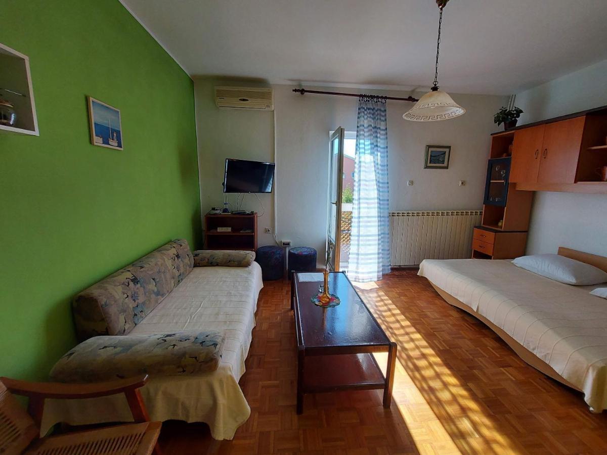 Apartments Fam Tomasic บัชกา ภายนอก รูปภาพ